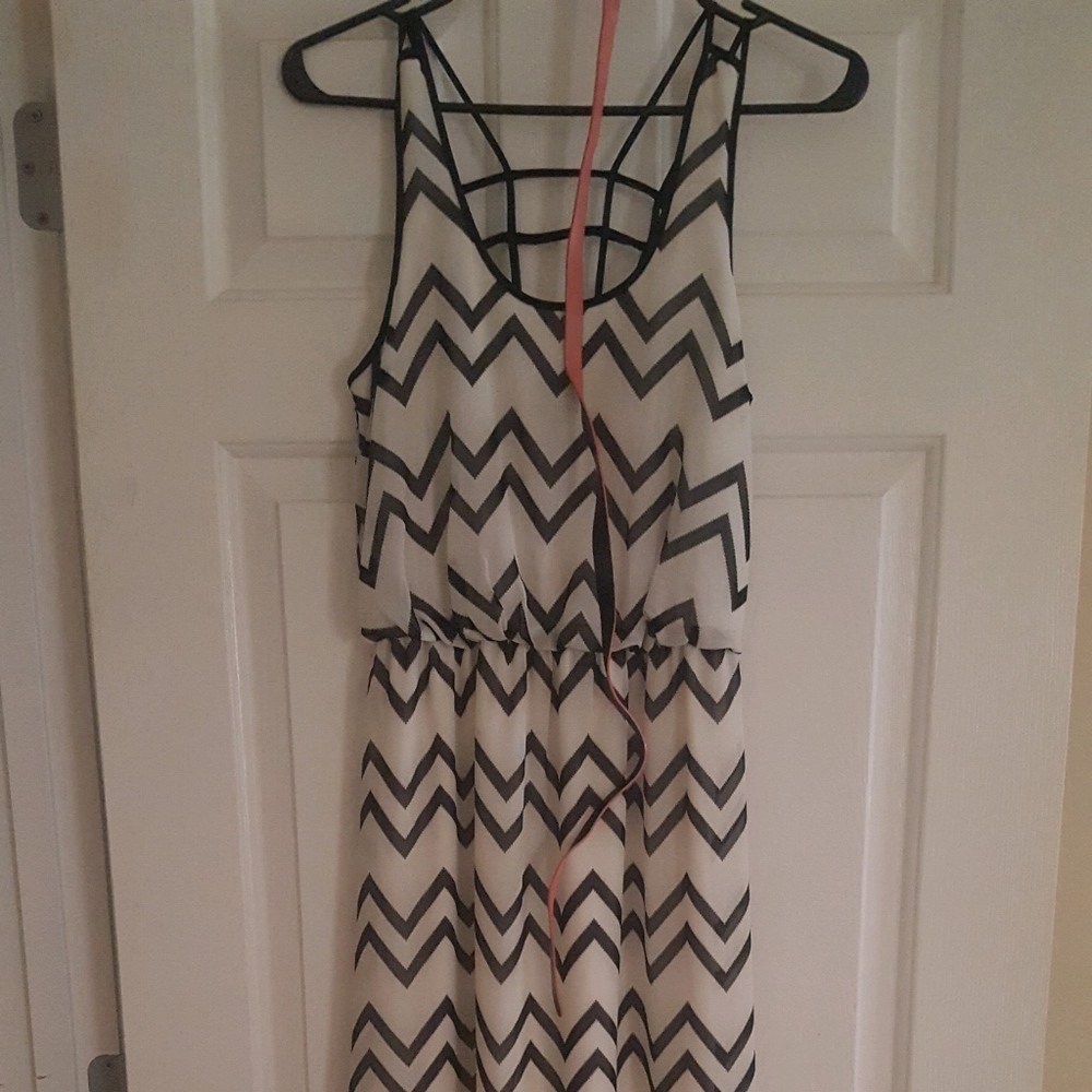 City Triangle Sheer Summer Maxi Dress Small